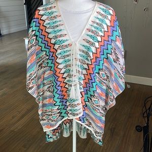 Geometric design light weight cardigan/poncho